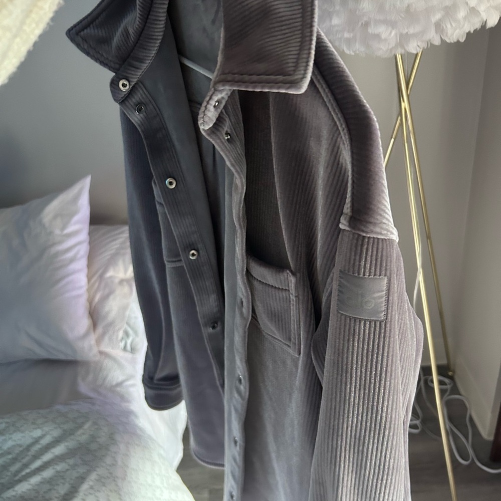 ALO Yoga Women's Ribbed Velour Jacket - Light Gray - Picture 8 of 10